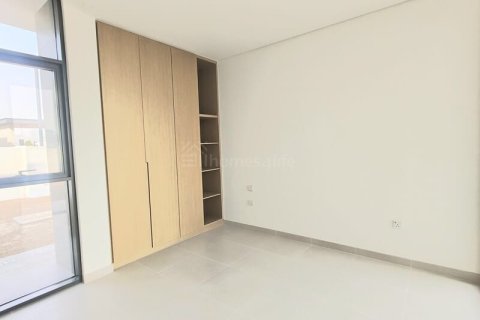 Villa de 4 dormitorios en The Valley, UAE No. 168639 13