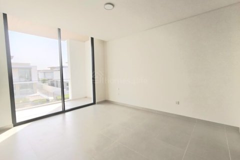 Villa de 4 dormitorios en The Valley, UAE No. 168639 8