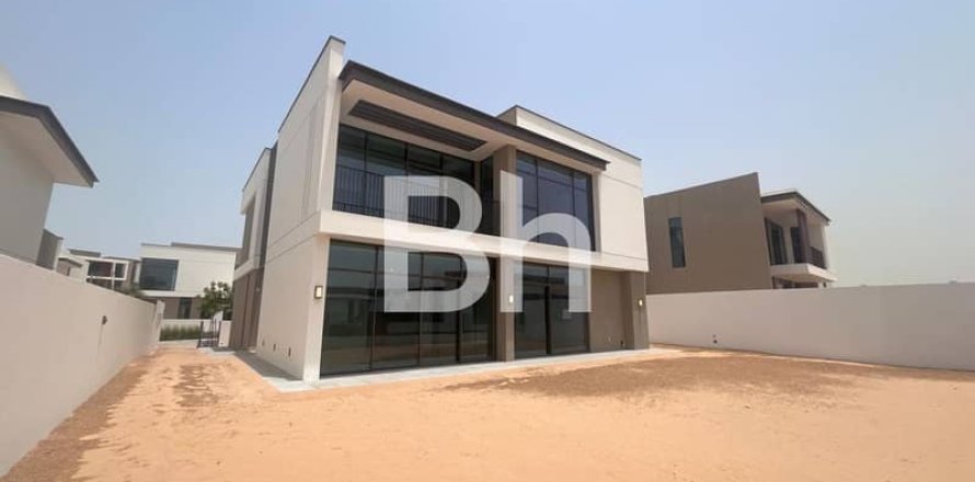 Villa de 4 dormitorios  No. 114190