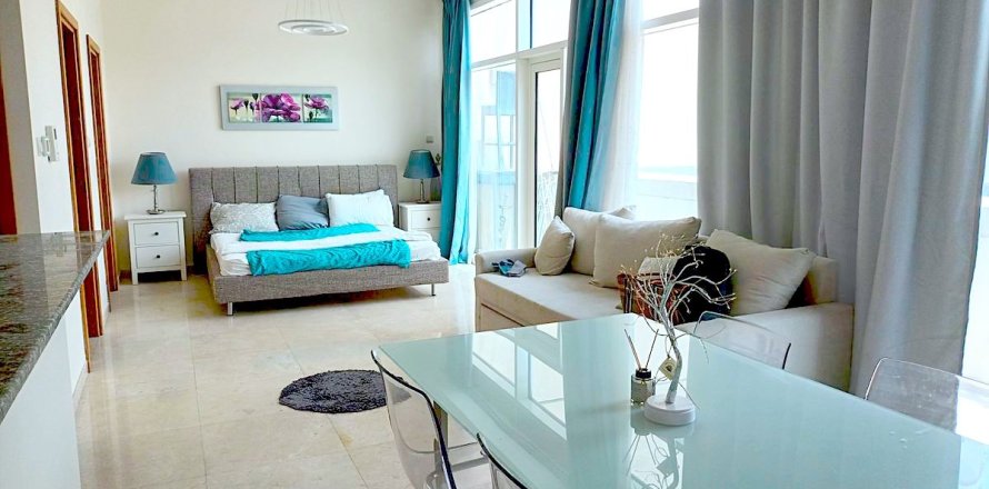 Studio Apartment in Business Bay, UAE No. 203105