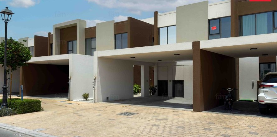 Townhouse de 3 dormitorios en Dubai, UAE No. 168200