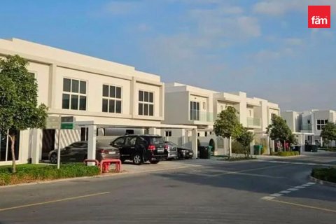 3 bedrooms Townhouse in Dubai, UAE No. 168198
