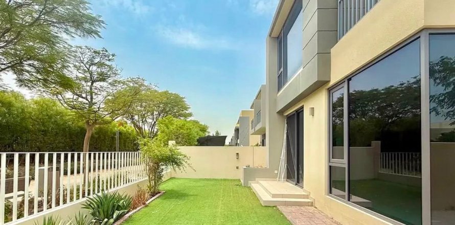 4 bedrooms Villa in Dubai Hills Estate, UAE No. 168204