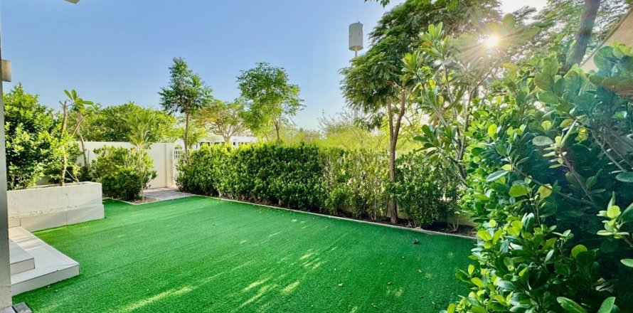 5 bedrooms Villa in Dubai Hills Estate, UAE No. 199869