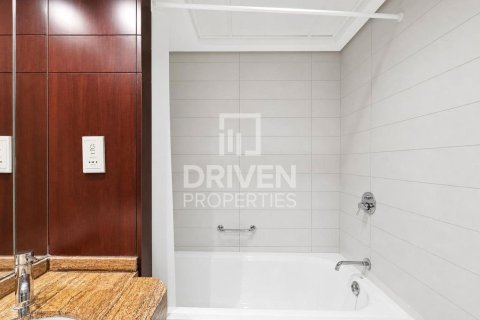 Appartement de 2 chambres à Burj Views, UAE No. 210049 14