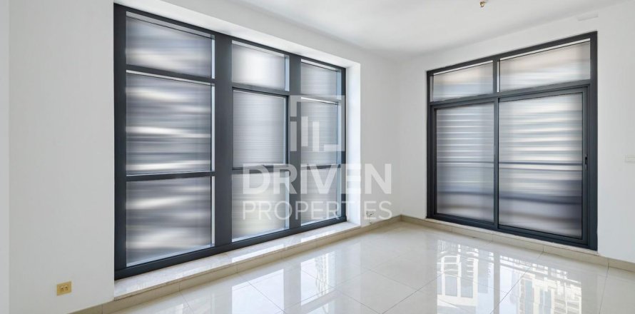 Apartment de 2 dormitorios en Claren Towers, UAE No. 210050
