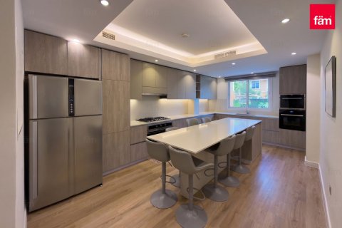 5 bedrooms Villa in Dubai, UAE No. 166061 17