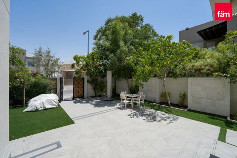 5 bedrooms Villa in Dubai, UAE No. 166061 22