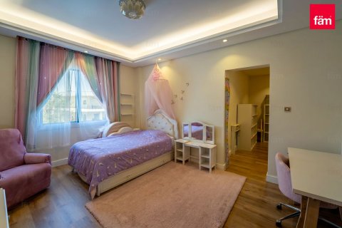 5 bedrooms Villa in Dubai, UAE No. 166061 16