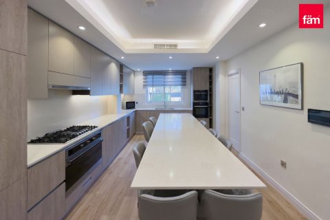 5 bedrooms Villa in Dubai, UAE No. 166061 18