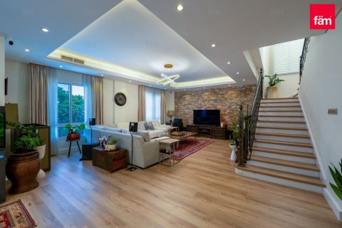 5 bedrooms Villa in Dubai, UAE No. 166061 3