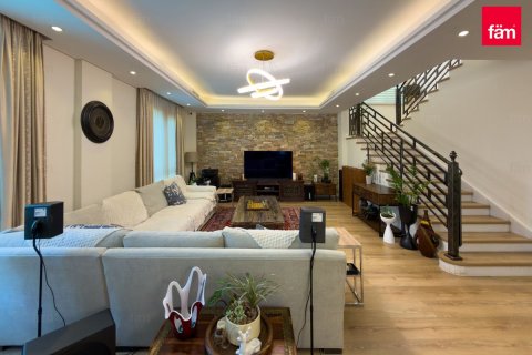 5 bedrooms Villa in Dubai, UAE No. 166061 8