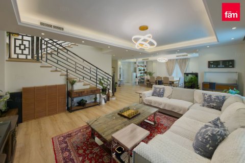 5 bedrooms Villa in Dubai, UAE No. 166061 4