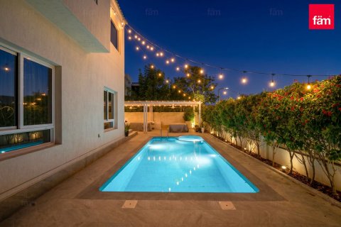 5 bedrooms Villa in Dubai, UAE No. 166061 23