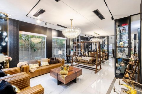 Villa de 5 dormitorios en The Villa, UAE No. 138259