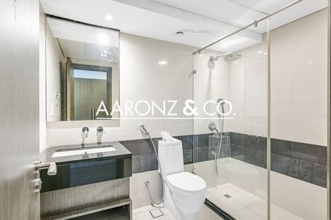 Квартира с 2 спальнями в Даунтаун Дубай (Даунтаун Бурдж Дубай), ОАЭ №145723 17