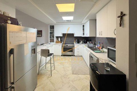 3 bedrooms Apartment  No. 127185 4