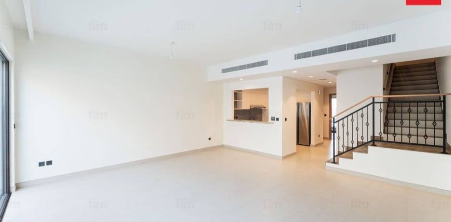 4 bedrooms Townhouse in Dubai, UAE No. 208482