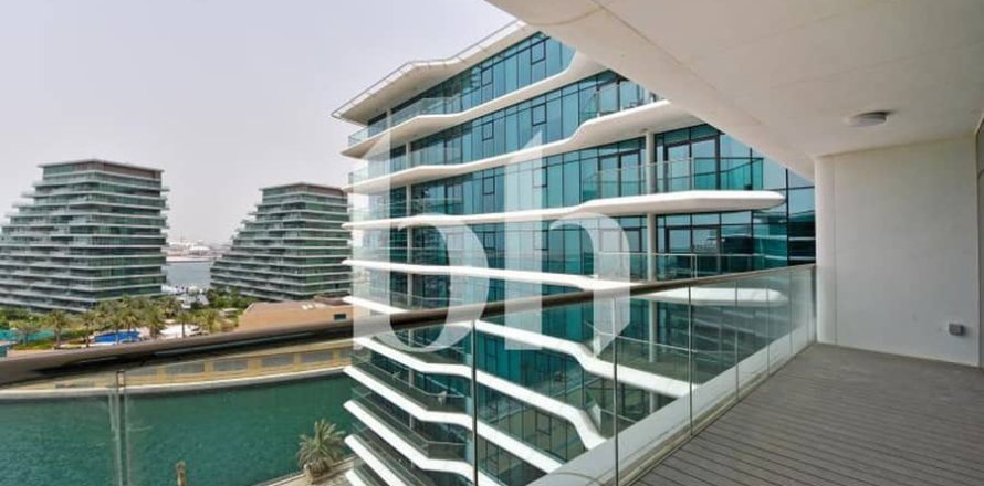 Квартира с 3 спальнями  №112950