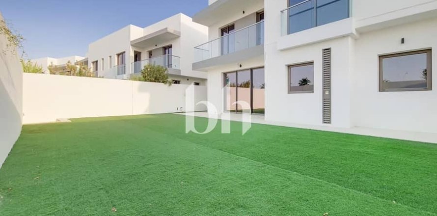 4 bedrooms Villa  No. 112945