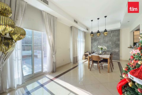 Villa de 3 chambres à Dubai, UAE No. 140211 8