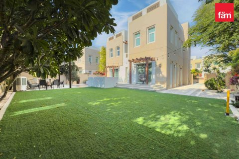 Villa de 3 chambres à Dubai, UAE No. 140211 21