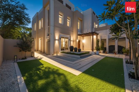 Villa de 3 chambres à Dubai, UAE No. 140211 26
