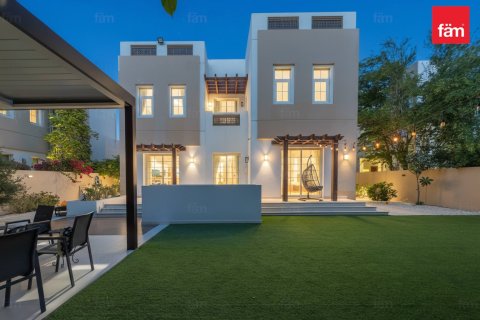 Villa de 3 chambres à Dubai, UAE No. 140211 3