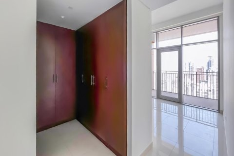 Apartment de 2 dormitorios en BLVD Crescent, UAE No. 101594 8