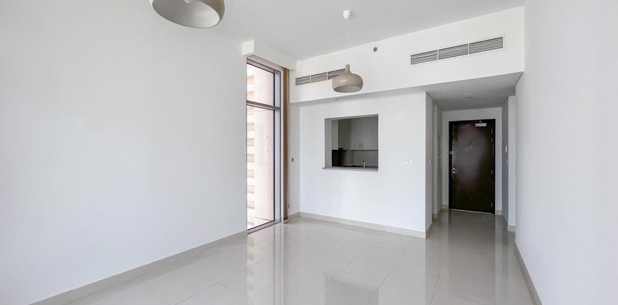 Apartment de 2 dormitorios en BLVD Crescent, UAE No. 101594