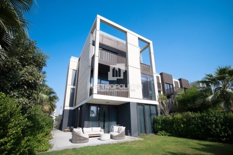 Townhouse de 5 dormitorios No. 129143 3