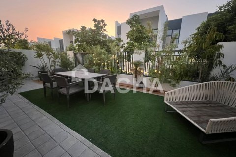 Townhouse de 4 dormitorios en Villanova, UAE No. 155751