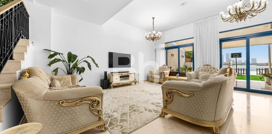 Townhouse de 5 dormitorios No. 113474