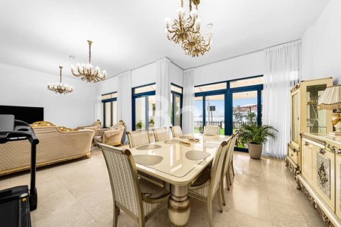Townhouse de 5 dormitorios  No. 113474 24