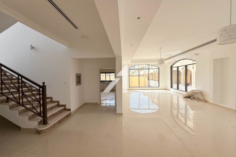 Villa de 6 dormitorios en Al Barsha, UAE No. 148886 16