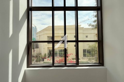 Villa de 6 dormitorios en Al Barsha, UAE No. 148886 3