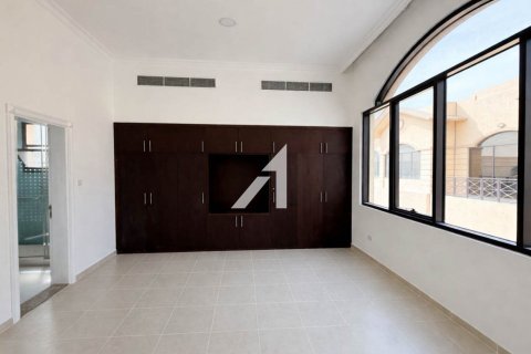 Villa de 6 dormitorios en Al Barsha, UAE No. 148886 9