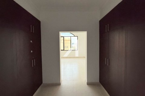Villa de 6 dormitorios en Al Barsha, UAE No. 148886 4