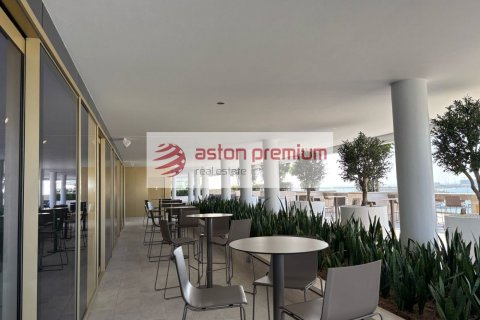 2 bedrooms Apartment in EMAAR Beachfront, UAE No. 143017 6