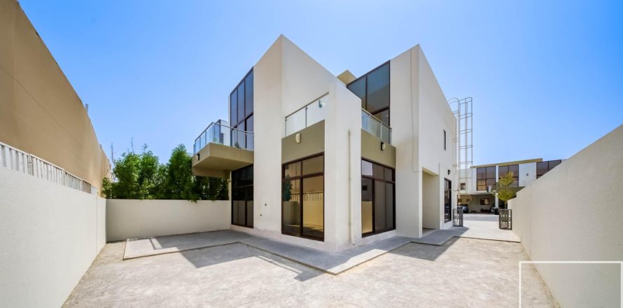 Villa de 4 chambres à District 11, UAE No. 209155