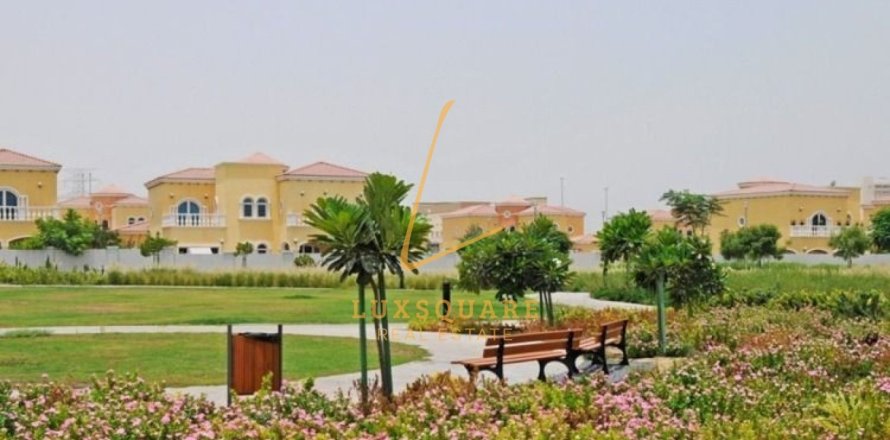 Вилла с 3 спальнями в Jumeirah Park, ОАЭ №164168