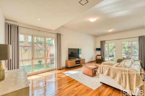 5 غرفة نوم  فيلا في Meadows, الإمارات العربية المتحدة رقم 136660 10