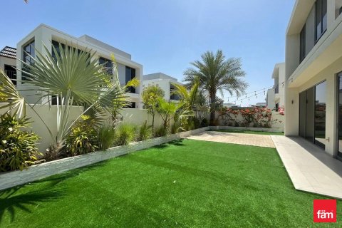 Villa de 4 dormitorios No. 52437 12