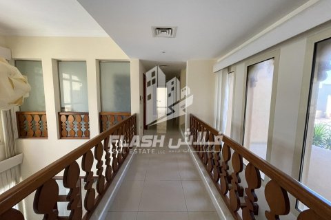 Villa de 5 dormitorios en Al Hamra Village, UAE No. 88243 18