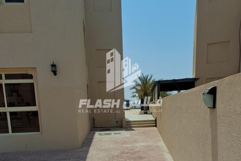 Villa de 5 dormitorios en Al Hamra Village, UAE No. 88243 8