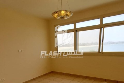 Villa de 5 dormitorios en Al Hamra Village, UAE No. 88243 24