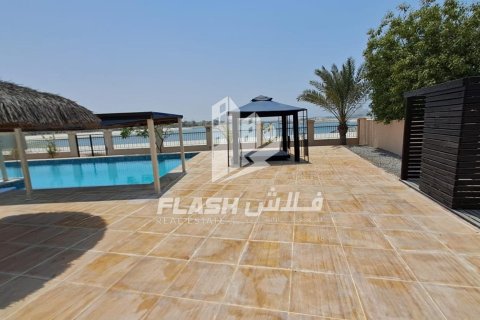 Villa de 5 dormitorios en Al Hamra Village, UAE No. 88243 38