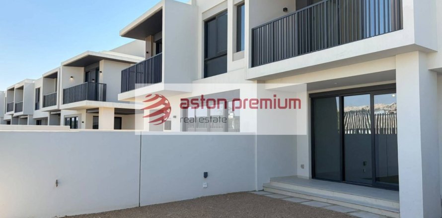 Townhouse de 3 dormitorios en Jebel Ali, UAE No. 166939