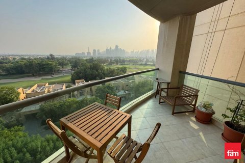 Apartment de 2 dormitorios en The Views, UAE No. 135673