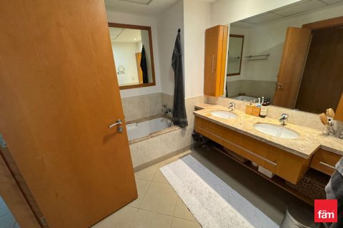 Apartment de 2 dormitorios en The Views, UAE No. 135673 11